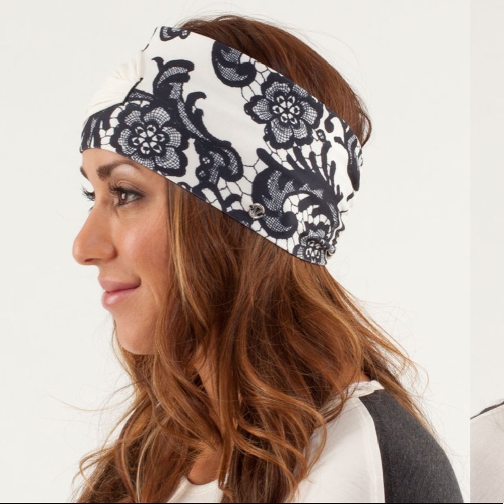 EUC Lululemon lace Laceoflage headband headhugger